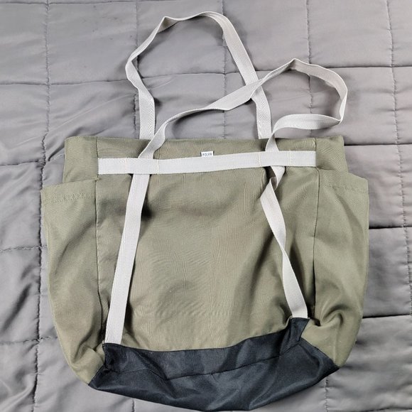 Poler Camp Vibes Duffel Shoulder Bag Convertible Backpack Outdoors Hiking - Picture 2 of 10